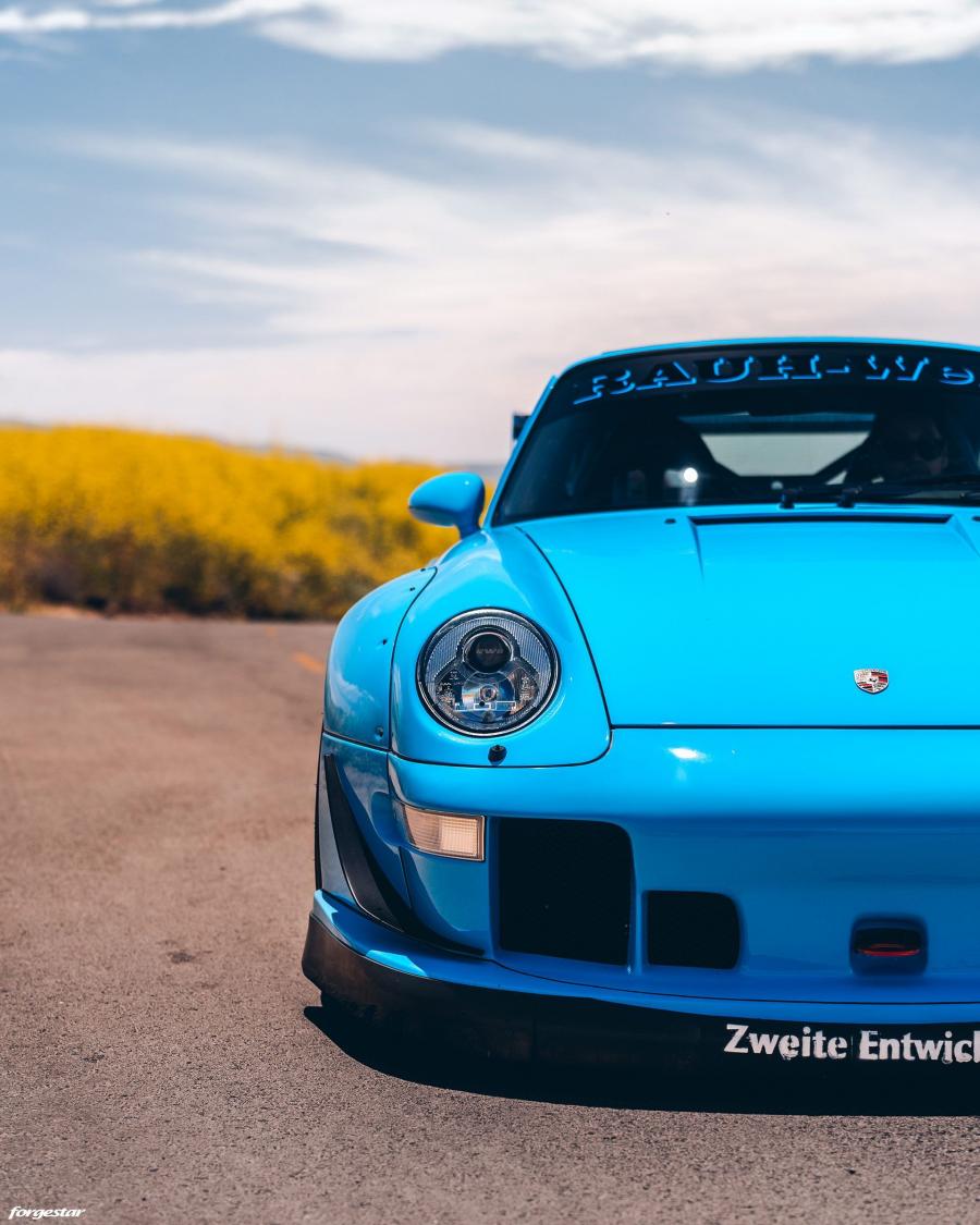 Детали экстерьера Porsche 911 Blue by RWB 2019 года  (фото 8 из 23)